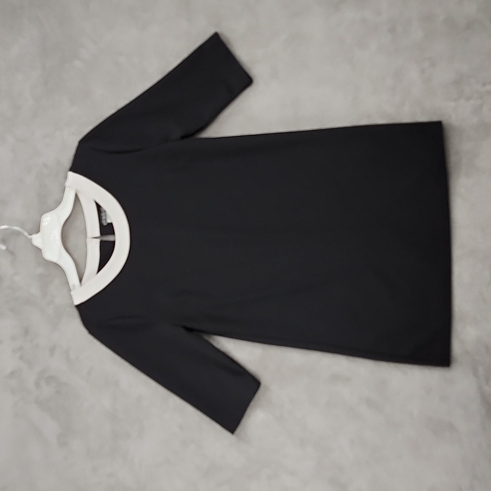 Venus Top Womens Medium Black White Trim Career Classic Rear Button